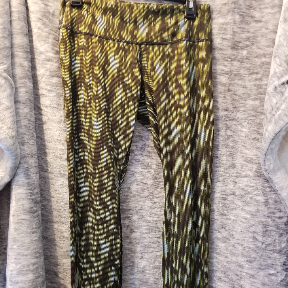 Lululemon luxtreme wup size 8